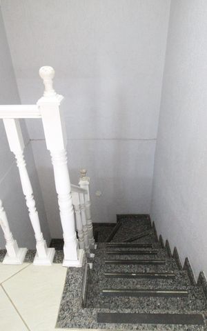 Casa de condomínio à venda com 107m², 3 quartos e 1 vagaCorredor - Vista