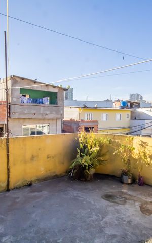 Casa à venda com 125m², 4 quartos e 1 vaga Casa à venda com 125m², 4 quartos e 1 vagaÁrea de Serviço e Varanda (Casa 1)