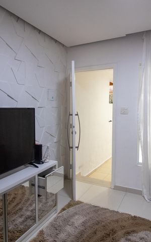 Casa à venda com 103m², 2 quartos e 2 vagas Casa à venda com 103m², 2 quartos e 2 vagasSala
