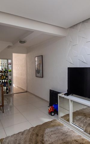 Casa à venda com 103m², 2 quartos e 2 vagas Casa à venda com 103m², 2 quartos e 2 vagasSala