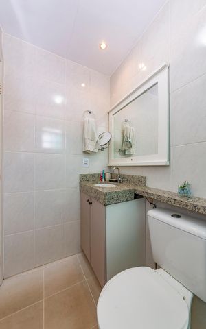 Casa de condomínio à venda com 143m², 3 quartos e 2 vagas Casa de condomínio à venda com 143m², 3 quartos e 2 vagasBanheiro Social