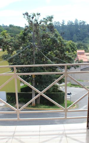 Casa de condomínio para alugar com 120m², 3 quartos e 2 vagasSacada