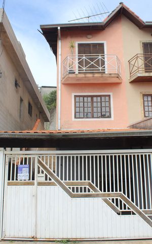 Casa de condomínio para alugar com 120m², 3 quartos e 2 vagasFachada