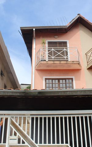 Casa de condomínio para alugar com 120m², 3 quartos e 2 vagasFachada