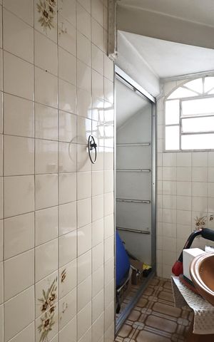 Casa à venda com 176m², 3 quartos e 3 vagasBanheiro 2