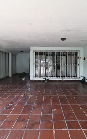 Casa à venda com 176m², 3 quartos e 3 vagasGaragem