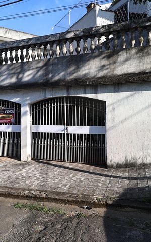 Casa à venda com 176m², 3 quartos e 3 vagasFachada