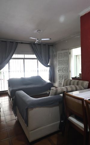 Casa à venda com 176m², 3 quartos e 3 vagasSala