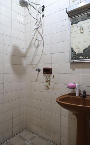 Casa à venda com 176m², 3 quartos e 3 vagasBanheiro 1 