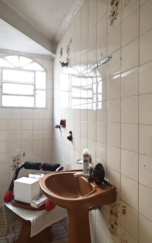 Casa à venda com 176m², 3 quartos e 3 vagasBanheiro 2