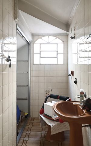 Casa à venda com 176m², 3 quartos e 3 vagasBanheiro 2