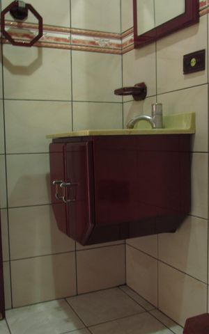 Casa para alugar com 125m², 3 quartos e 2 vagasBanheiro 1