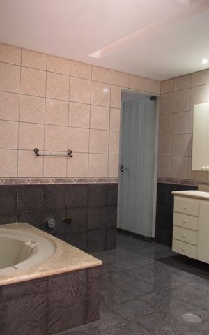 Casa para alugar com 125m², 3 quartos e 2 vagasBanheiro 2