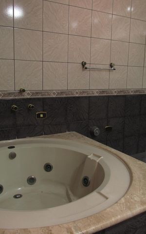 Casa para alugar com 125m², 3 quartos e 2 vagasBanheiro 2