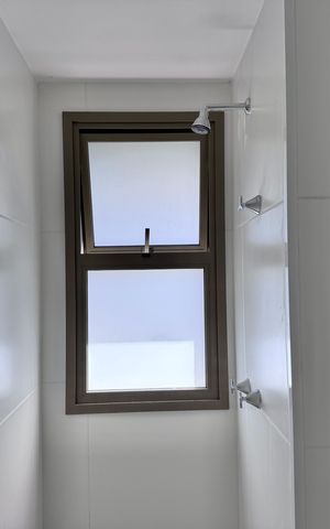 Apartamento à venda com 188m², 4 quartos e 3 vagas Apartamento à venda com 188m², 4 quartos e 3 vagasCozinha e Área de Serviço - Banheiro