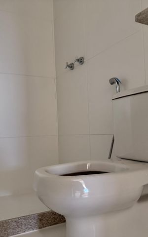 Apartamento à venda com 188m², 4 quartos e 3 vagas Apartamento à venda com 188m², 4 quartos e 3 vagasBanheiro Social