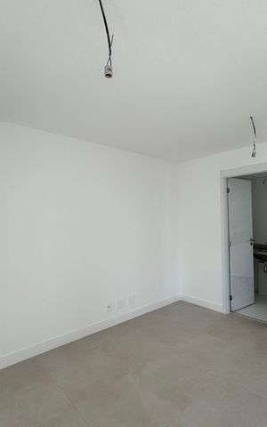 Apartamento à venda com 188m², 4 quartos e 3 vagas Apartamento à venda com 188m², 4 quartos e 3 vagasSuíte 1