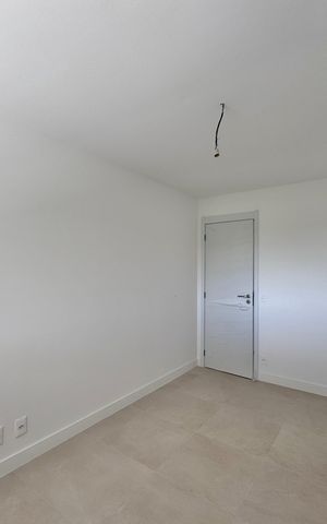 Apartamento à venda com 188m², 4 quartos e 3 vagas Apartamento à venda com 188m², 4 quartos e 3 vagasQuarto 2