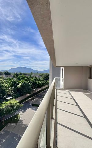 Apartamento à venda com 188m², 4 quartos e 3 vagas Apartamento à venda com 188m², 4 quartos e 3 vagasVaranda