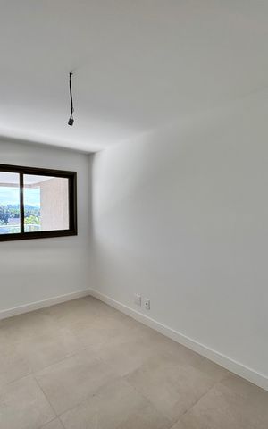 Apartamento à venda com 188m², 4 quartos e 3 vagas Apartamento à venda com 188m², 4 quartos e 3 vagasQuarto 2