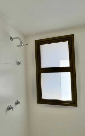 Apartamento à venda com 188m², 4 quartos e 3 vagas Apartamento à venda com 188m², 4 quartos e 3 vagasSuíte 1 - Banheiro