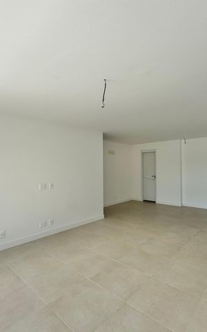 Apartamento à venda com 188m², 4 quartos e 3 vagas Apartamento à venda com 188m², 4 quartos e 3 vagasSala