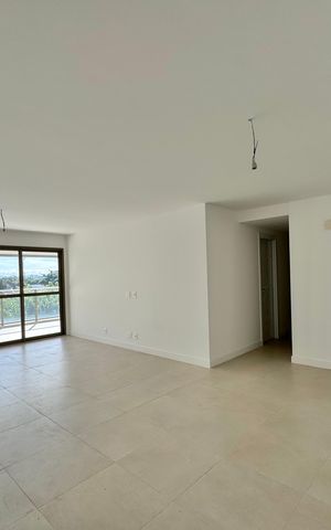 Apartamento à venda com 188m², 4 quartos e 3 vagas Apartamento à venda com 188m², 4 quartos e 3 vagasSala