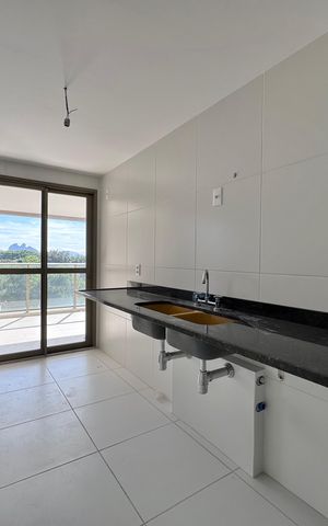 Apartamento à venda com 188m², 4 quartos e 3 vagas Apartamento à venda com 188m², 4 quartos e 3 vagasCozinha e Área de Serviço