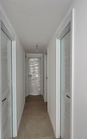 Apartamento à venda com 188m², 4 quartos e 3 vagas Apartamento à venda com 188m², 4 quartos e 3 vagasCorredor