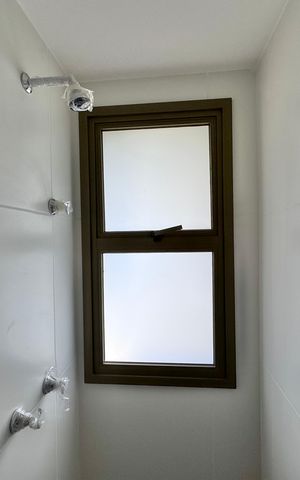 Apartamento à venda com 188m², 4 quartos e 3 vagas Apartamento à venda com 188m², 4 quartos e 3 vagasCozinha e Área de Serviço - Banheiro