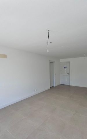 Apartamento à venda com 188m², 4 quartos e 3 vagas Apartamento à venda com 188m², 4 quartos e 3 vagasSala