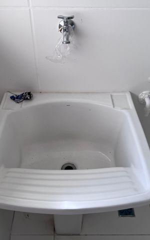 Apartamento à venda com 188m², 4 quartos e 3 vagas Apartamento à venda com 188m², 4 quartos e 3 vagasCozinha e Área de Serviço
