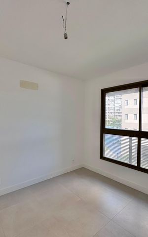 Apartamento à venda com 188m², 4 quartos e 3 vagas Apartamento à venda com 188m², 4 quartos e 3 vagasQuarto 1