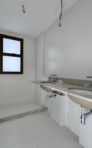 Apartamento à venda com 188m², 4 quartos e 3 vagas Apartamento à venda com 188m², 4 quartos e 3 vagasSuíte 2 - Banheiro