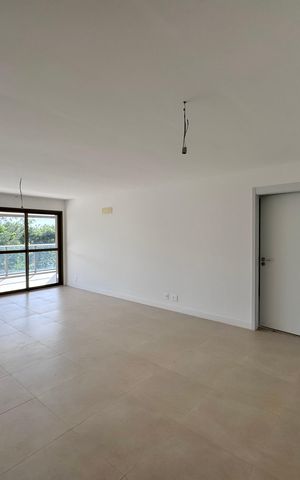 Apartamento à venda com 188m², 4 quartos e 3 vagas Apartamento à venda com 188m², 4 quartos e 3 vagasSala
