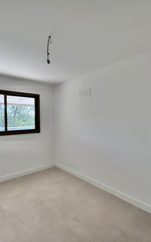 Apartamento à venda com 188m², 4 quartos e 3 vagas Apartamento à venda com 188m², 4 quartos e 3 vagasQuarto 2