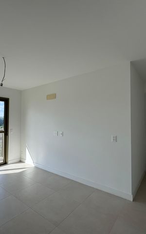 Apartamento à venda com 124m², 3 quartos e 2 vagas Apartamento à venda com 124m², 3 quartos e 2 vagasSuíte
