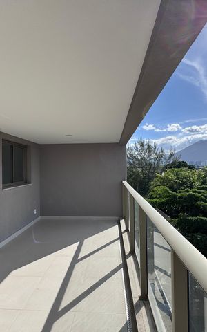 Apartamento à venda com 124m², 3 quartos e 2 vagas Apartamento à venda com 124m², 3 quartos e 2 vagasVaranda