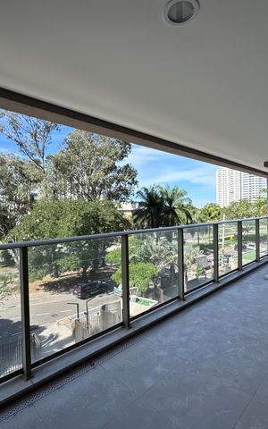 Apartamento à venda com 124m², 3 quartos e 2 vagas Apartamento à venda com 124m², 3 quartos e 2 vagasVaranda