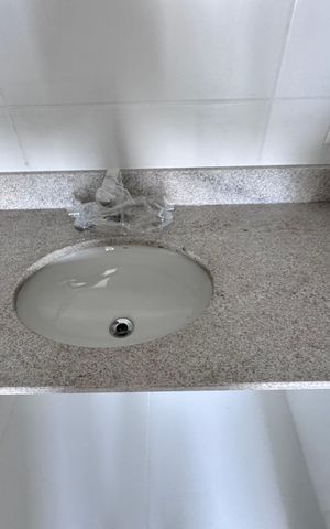 Apartamento à venda com 124m², 3 quartos e 2 vagas Apartamento à venda com 124m², 3 quartos e 2 vagasSuíte Banheiro