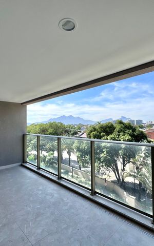 Apartamento à venda com 124m², 3 quartos e 2 vagas Apartamento à venda com 124m², 3 quartos e 2 vagasVaranda