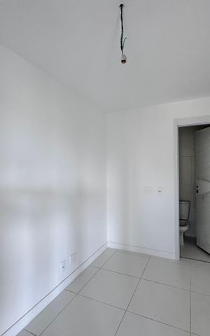 Apartamento à venda com 124m², 3 quartos e 2 vagas Apartamento à venda com 124m², 3 quartos e 2 vagasQuarto de Serviço