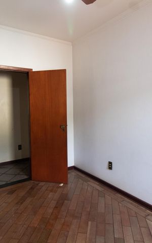 Casa à venda com 390m², 4 quartos e sem vaga Casa à venda com 390m², 4 quartos e sem vaga Suite 2