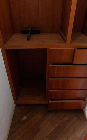 Casa à venda com 390m², 4 quartos e sem vaga Casa à venda com 390m², 4 quartos e sem vagaCloset Suite 2
