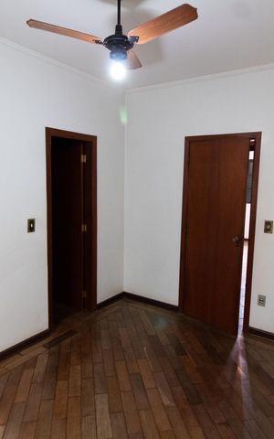 Casa à venda com 390m², 4 quartos e sem vaga Casa à venda com 390m², 4 quartos e sem vaga Suite 4