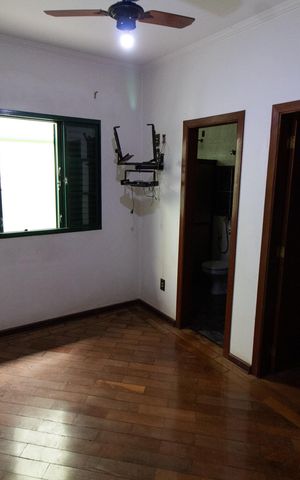 Casa à venda com 390m², 4 quartos e sem vaga Casa à venda com 390m², 4 quartos e sem vaga Suite 1