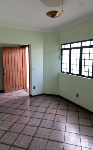 Casa à venda com 390m², 4 quartos e sem vaga Casa à venda com 390m², 4 quartos e sem vagaSala de TV