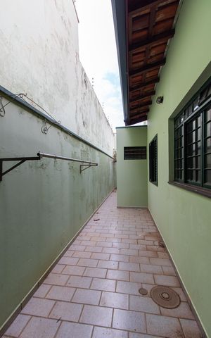 Casa à venda com 390m², 4 quartos e sem vaga Casa à venda com 390m², 4 quartos e sem vagaCorredor