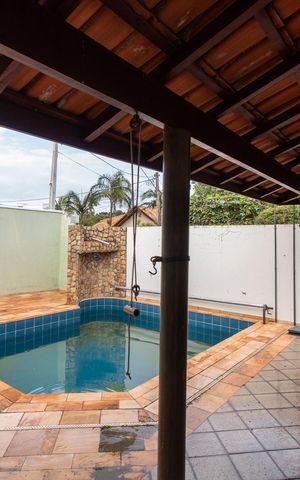 Casa à venda com 390m², 4 quartos e sem vaga Casa à venda com 390m², 4 quartos e sem vagaÁrea Externa/Piscina