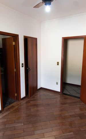 Casa à venda com 390m², 4 quartos e sem vaga Casa à venda com 390m², 4 quartos e sem vaga Suite 2